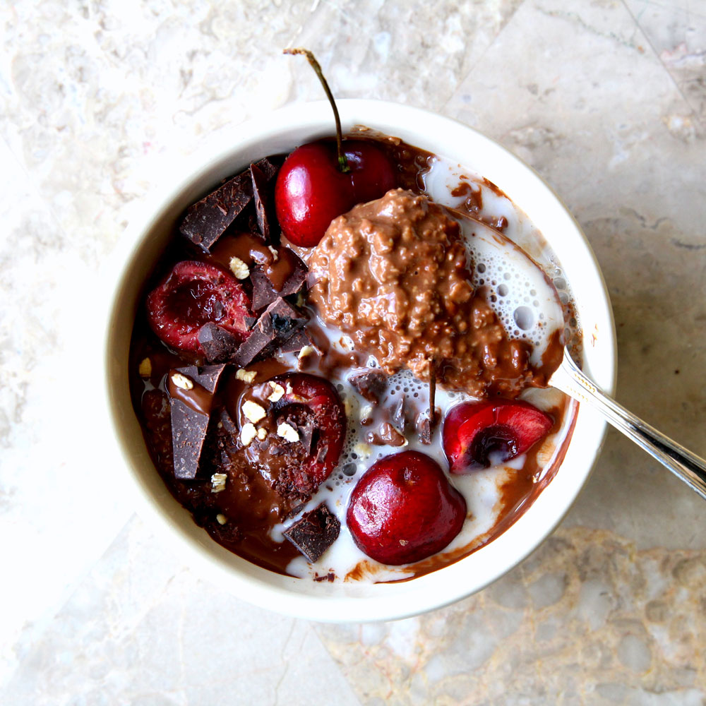 How to Make Chocolate & Cherry Oatmeal Bowl - how to stuff bagels