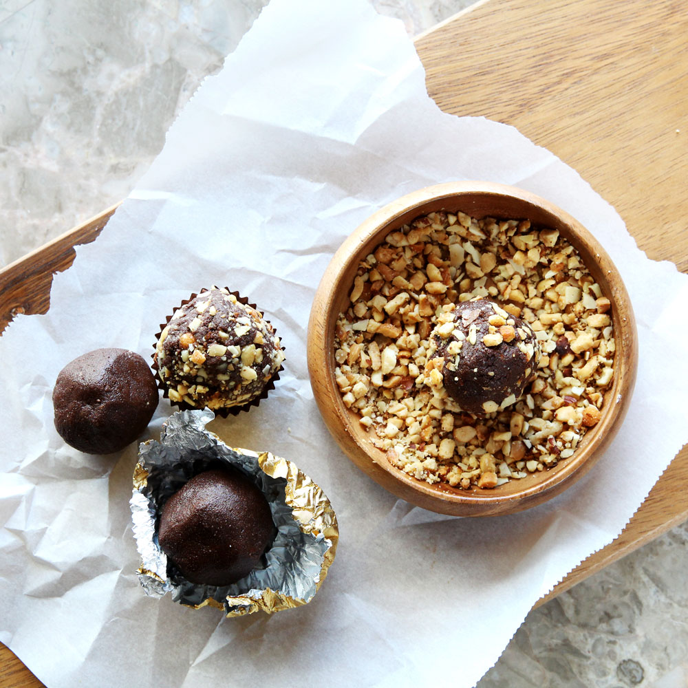 how to make healthier "Ferrero Rocher" Protein balls