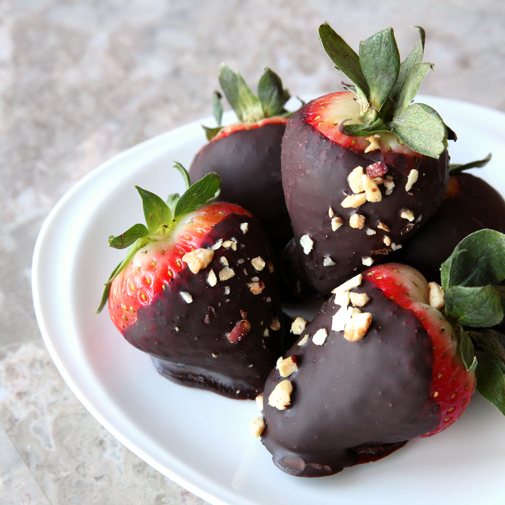 Keto Chocolate dipped strawberries (Sugarfree, Gluten-Free, Vegan)