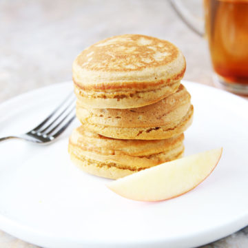 thick fluffy whole wheat applesauce pancakes