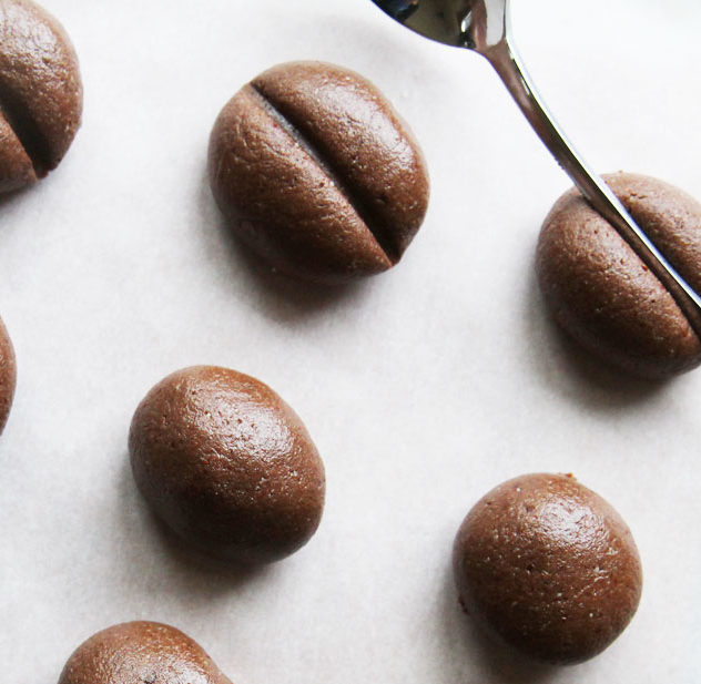 how to shape coffee bean shaped cookies