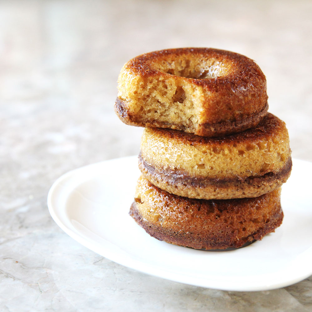 How to Make Healthy Applesauce Baked Mochi Donuts - pumpkin mochi donut