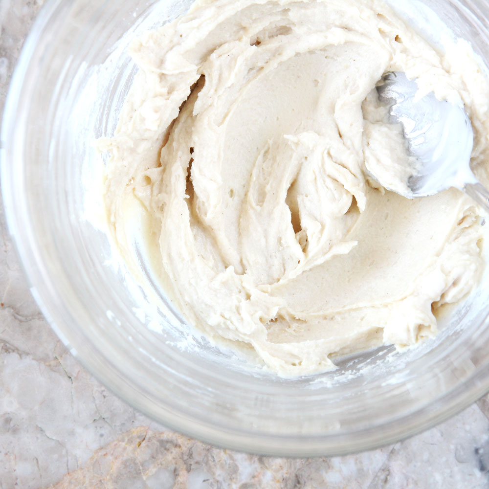 powdered almond butter yogurt frosting for cakes and stuffing