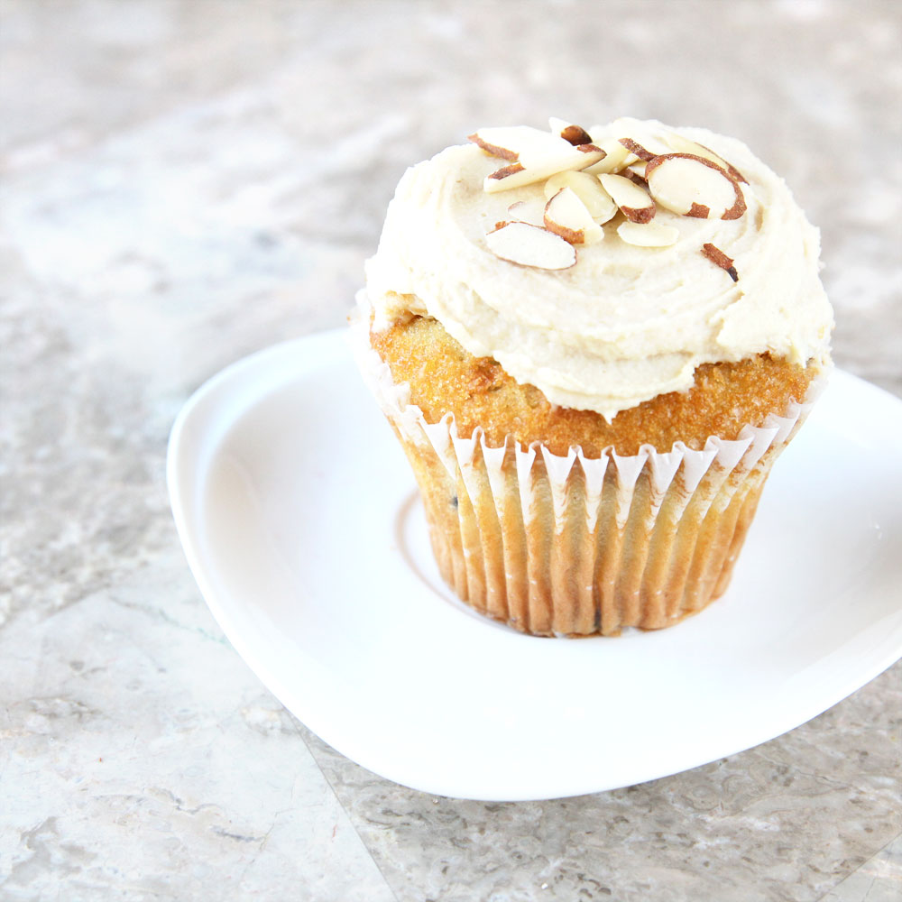 almond butter yogurt frosted cupcakes