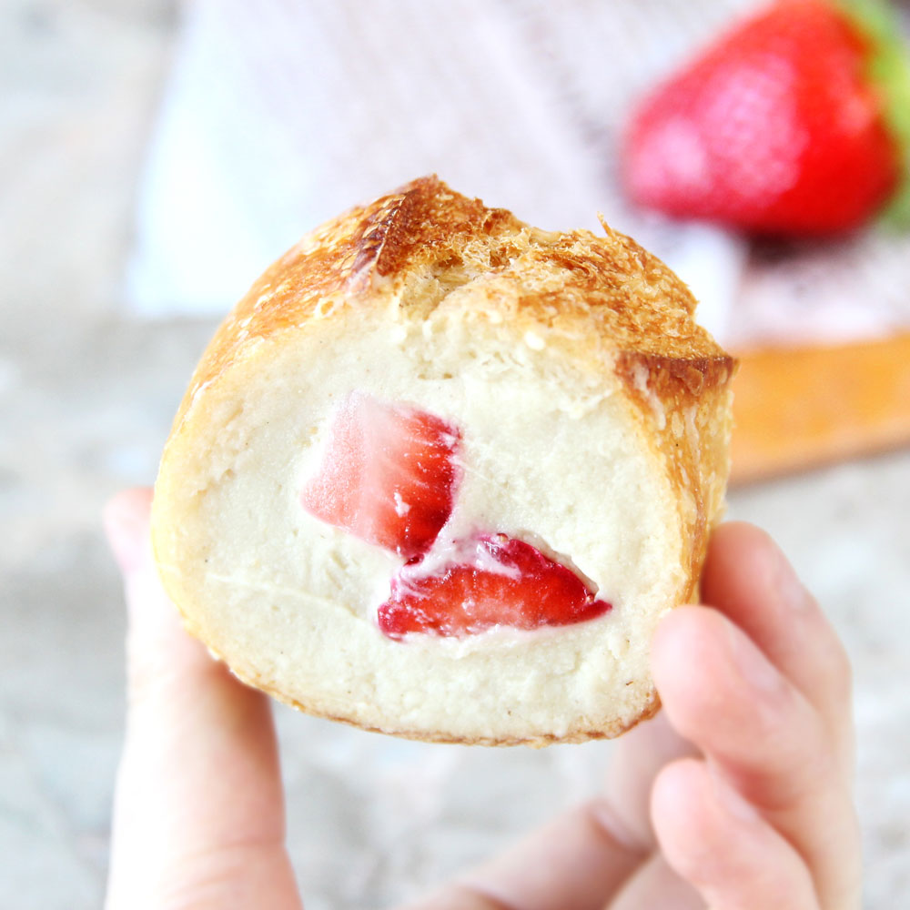 Strawberry & Cream Stuffed French Bread (Easy Appetizer & Party Snack) - Raspberry Chocolate Mochi