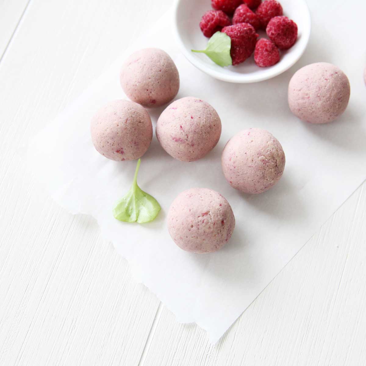 Raspberry Cheesecake Protein Balls (Healthy Energy Bites) - Raspberry Chocolate Mochi