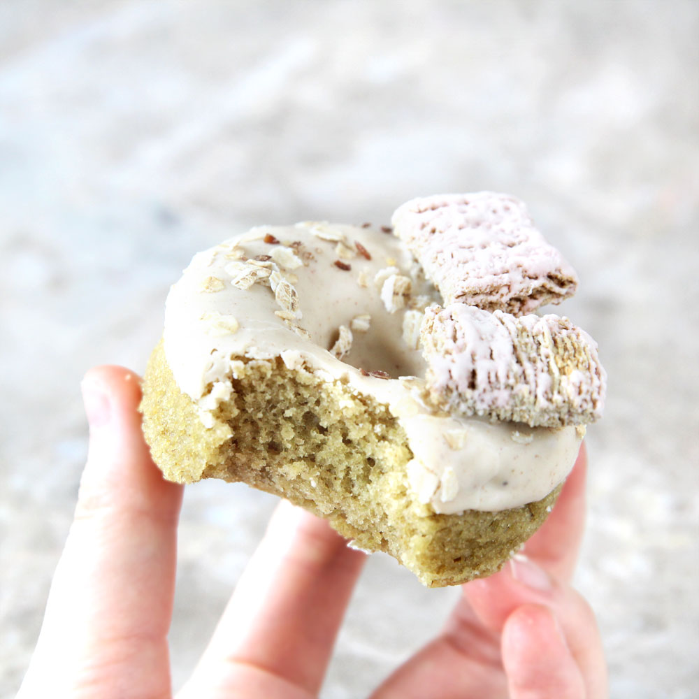 Baked Oatmeal Mochi Donuts (with a White Chocolate Glaze) - mochi donuts