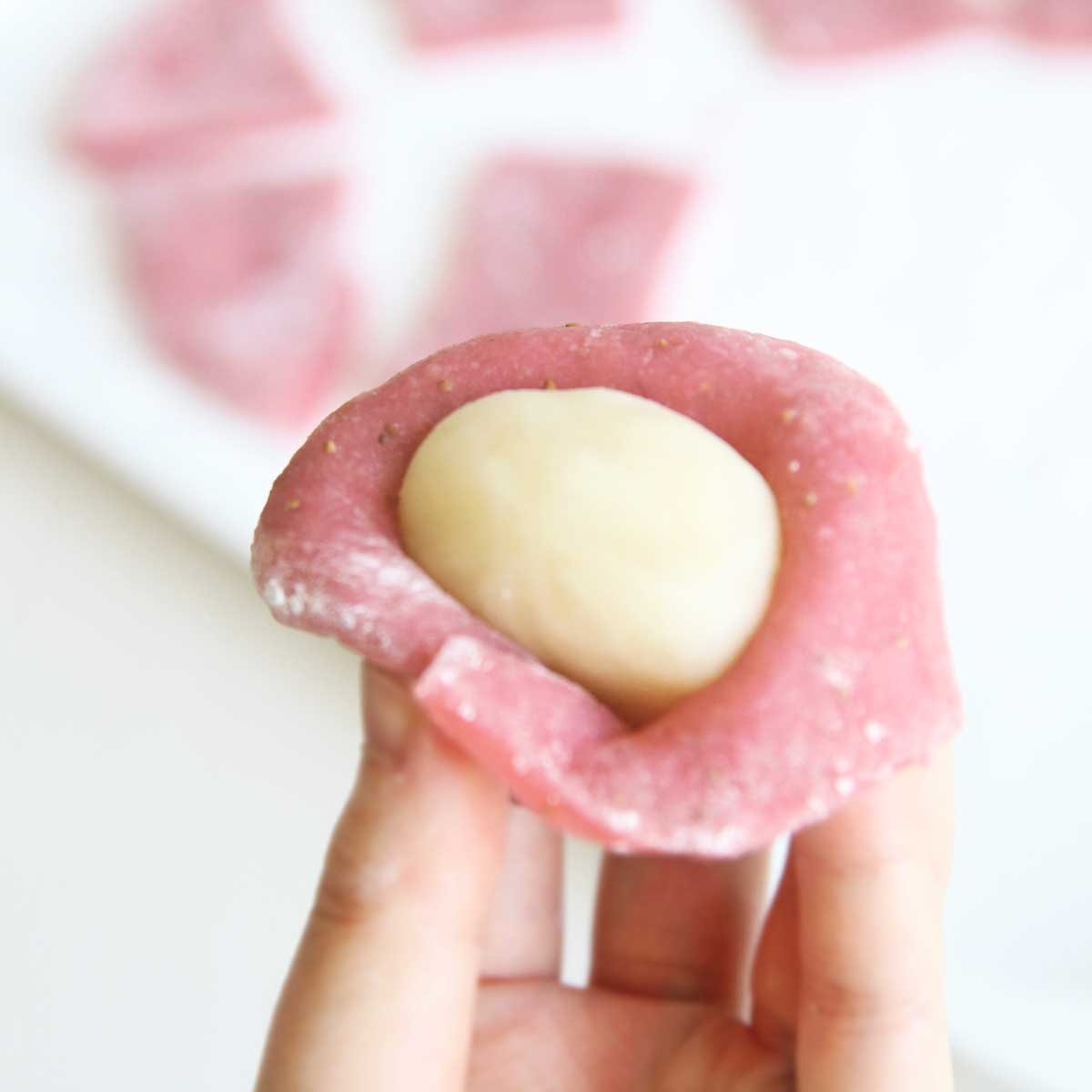 This Decadent Chocolate Covered Strawberry Mochi is the Best Dessert Ever! - chocolate covered strawberry mochi