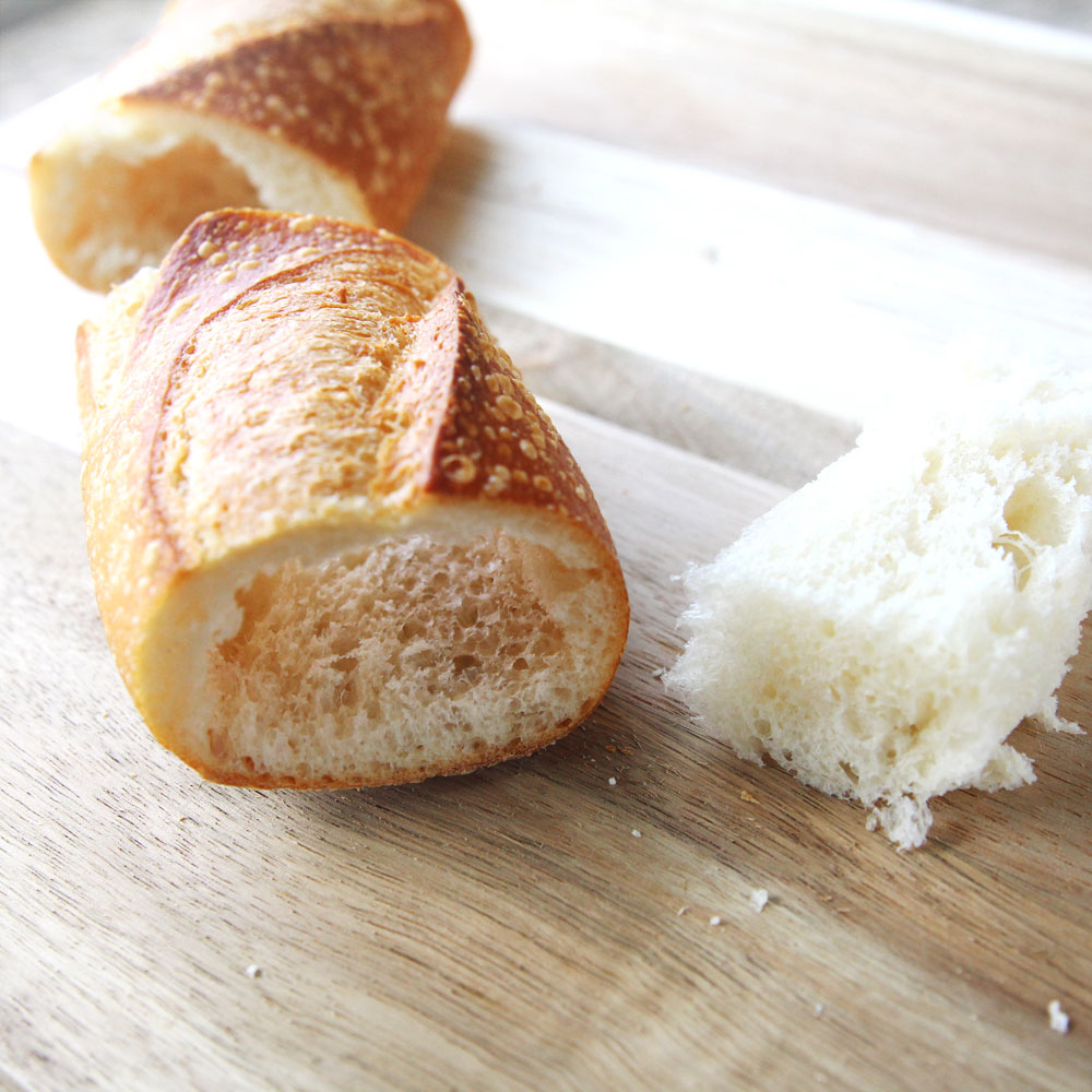 The Best Brunch Appetizer Idea: Scrambled Egg Stuffed Bread - stuffed bread