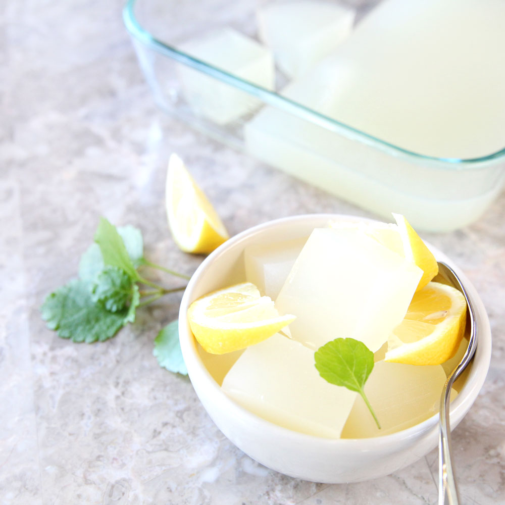 How to Make Lemonade Jello from Scratch (With a Sugar Free Option) - peppermint patties