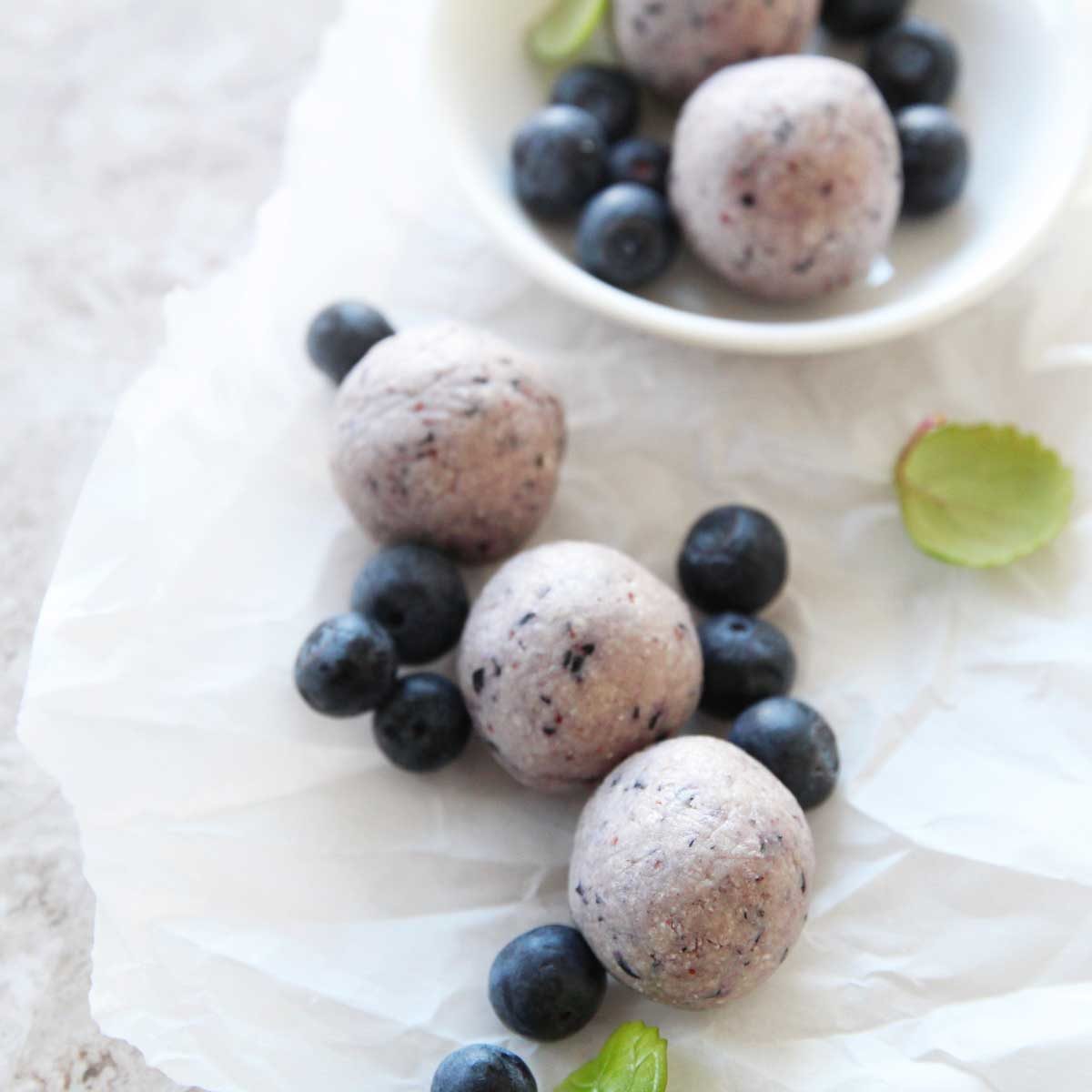 Blueberry Cheesecake Protein Balls Recipe (Healthy Low Carb Energy Bites) - protein balls