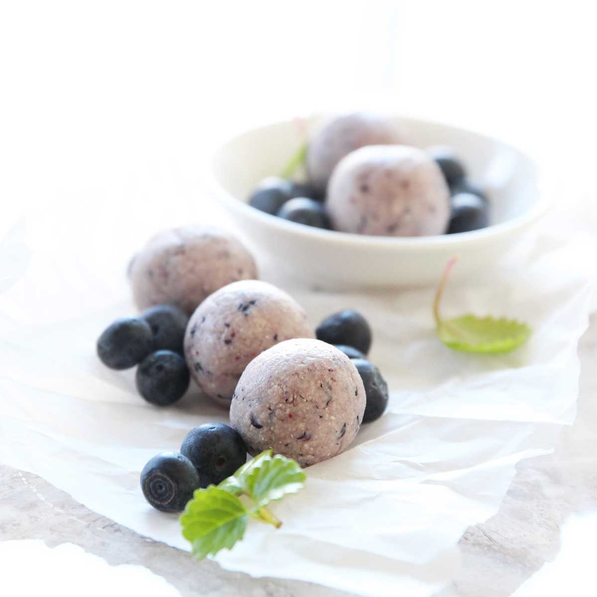 Blueberry Cheesecake Protein Balls Recipe (Healthy Low Carb Energy Bites)