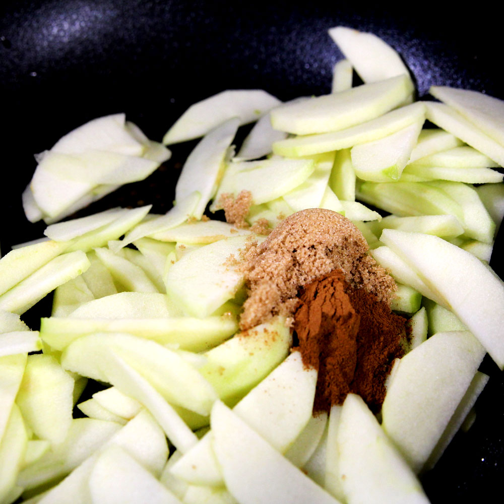 10 Minute Cinnamon Sugar Cooked Apple Pie Topping