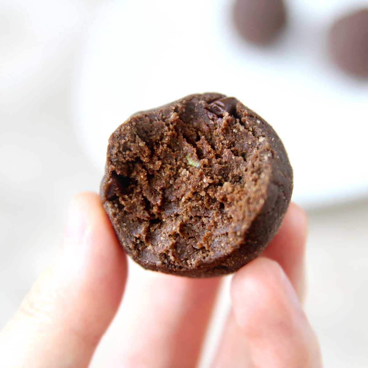 5-Ingredient Chocolate Avocado Protein Balls (Easy, No-Bake) - protein balls