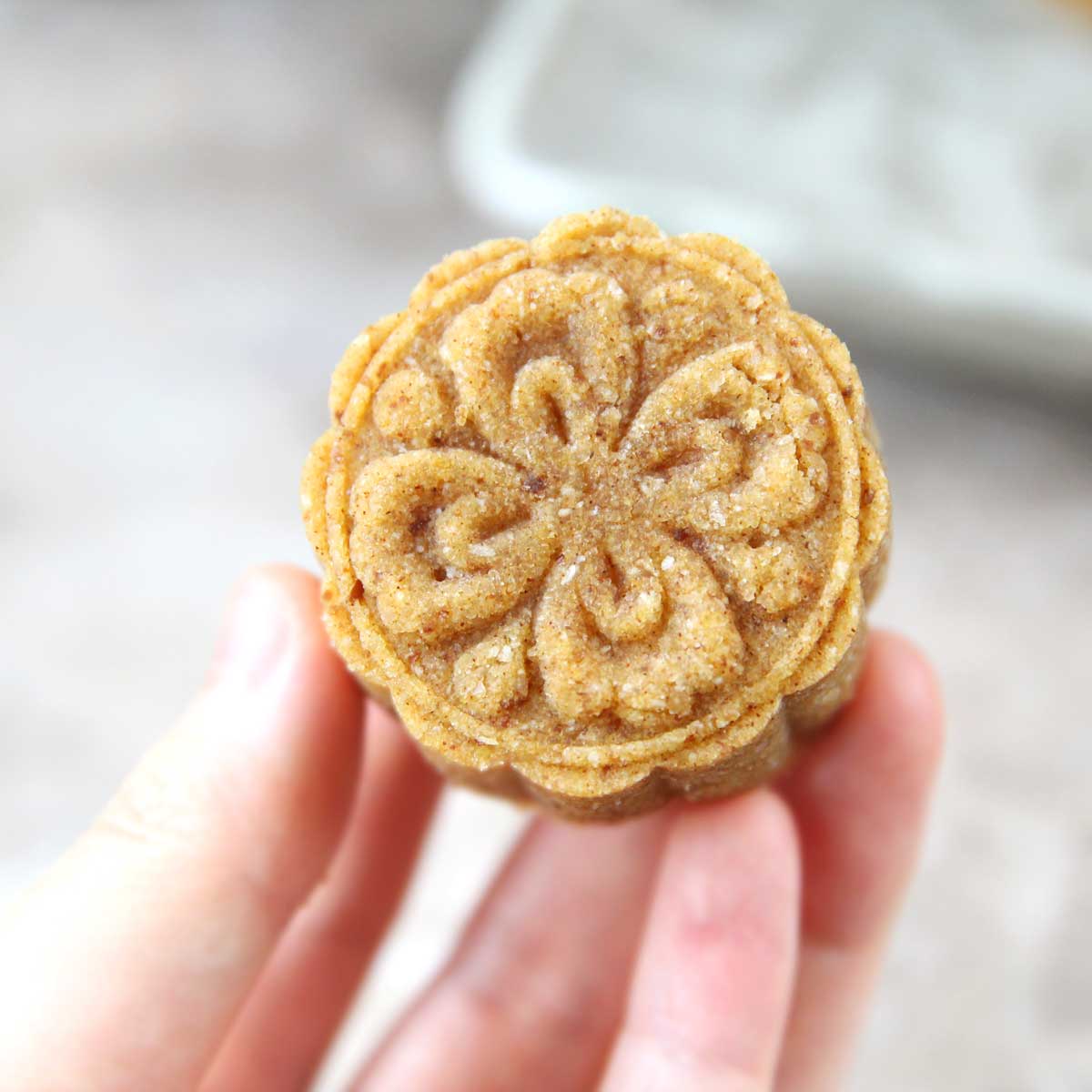 Easy Asian "Chestnut" Cakelets (Applesauce Cakes Made w/ Whole Wheat) - applesauce cake