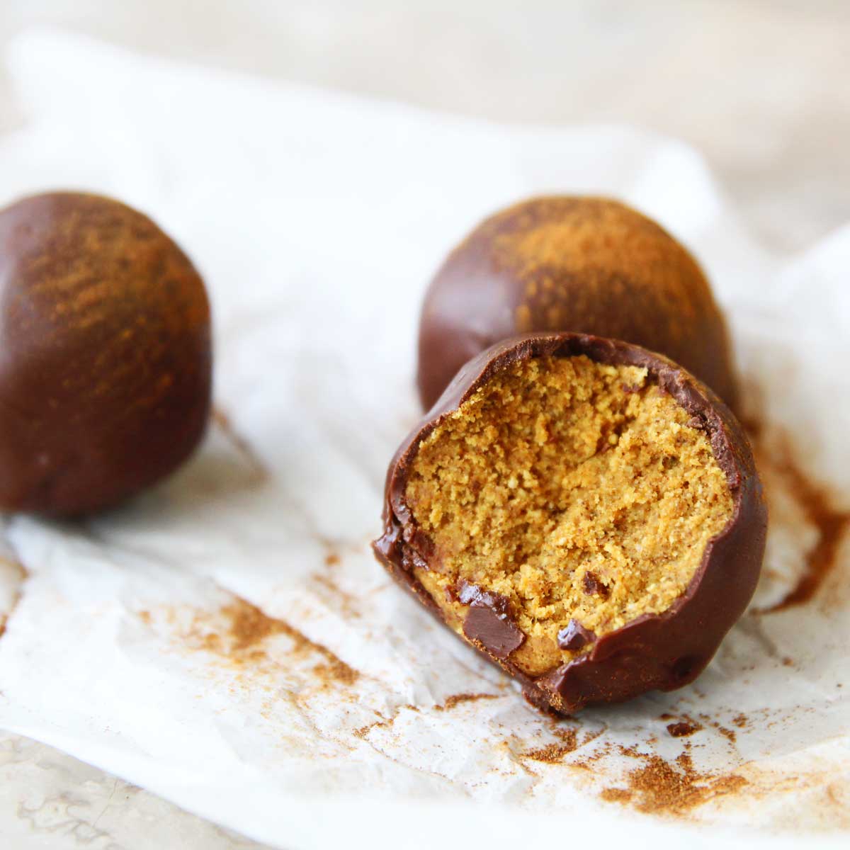 5 Ingredient "Ferrero Rocher" Protein Balls (Healthy, Easy & Vegan) - protein balls