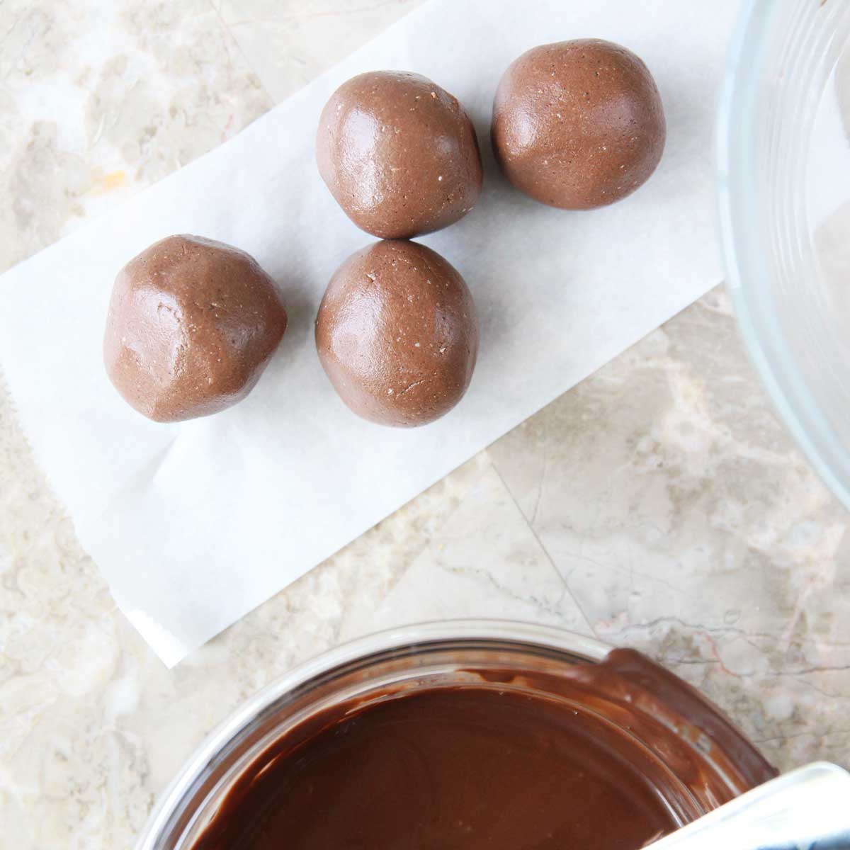 Roll the Nutella protein balls
