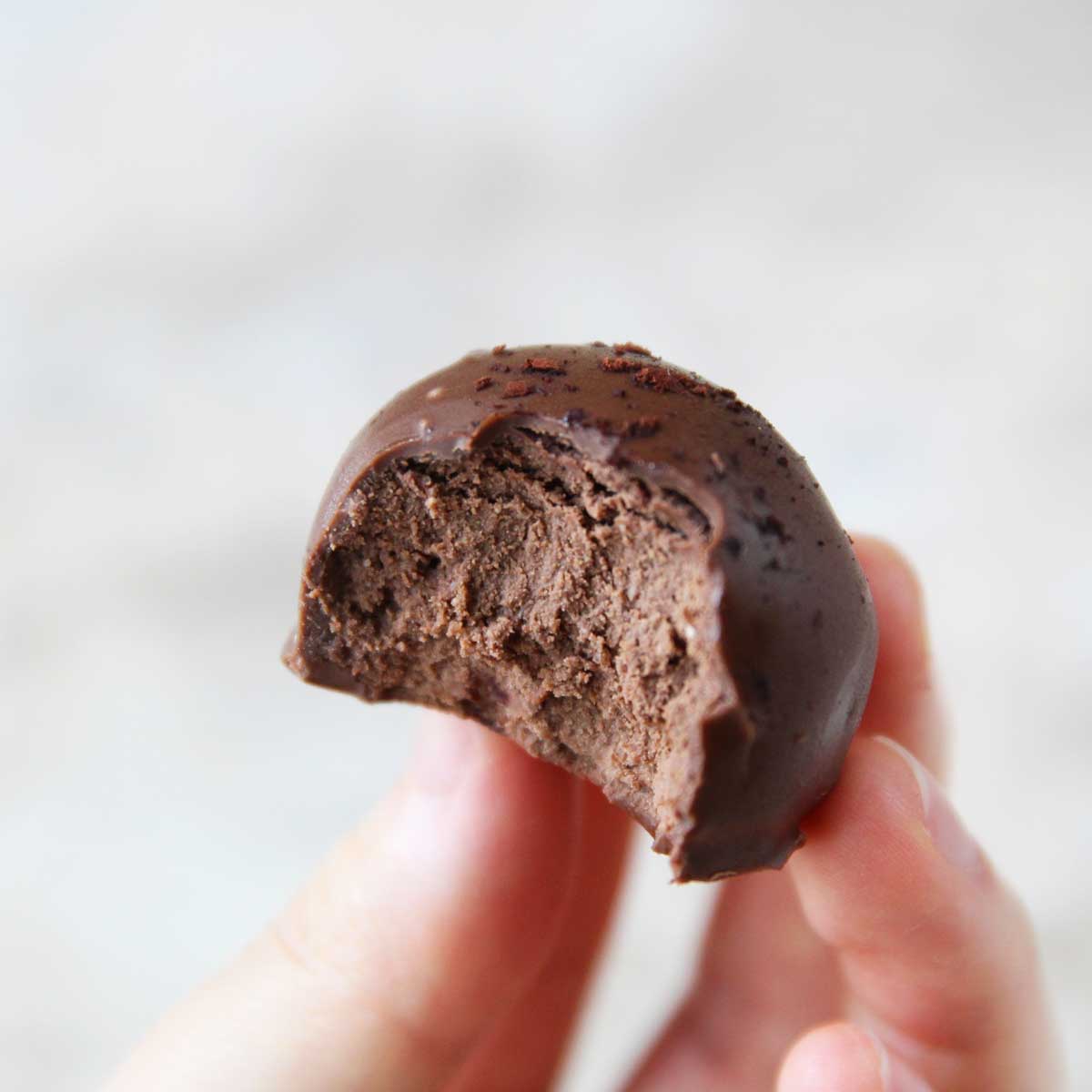 Protein Chocolate Hearts (4-Ingredient Energy Bites) - protein balls