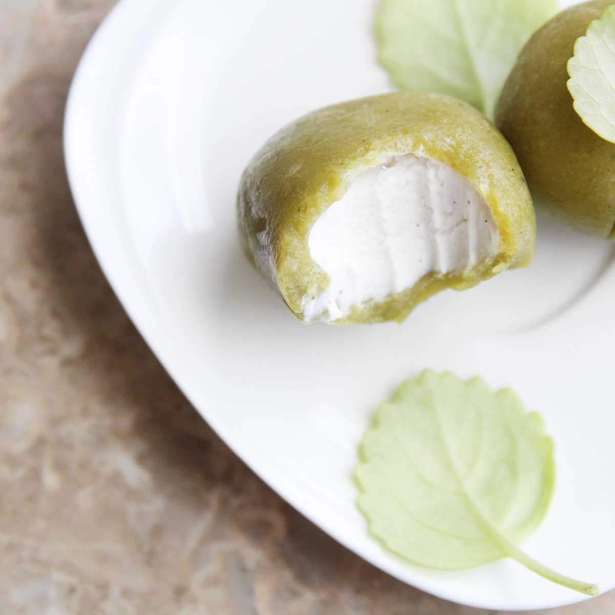 Applesauce Green Tea Mochi Ice Cream (Healthier Japanese Mochi Recipe!) - mooncakes