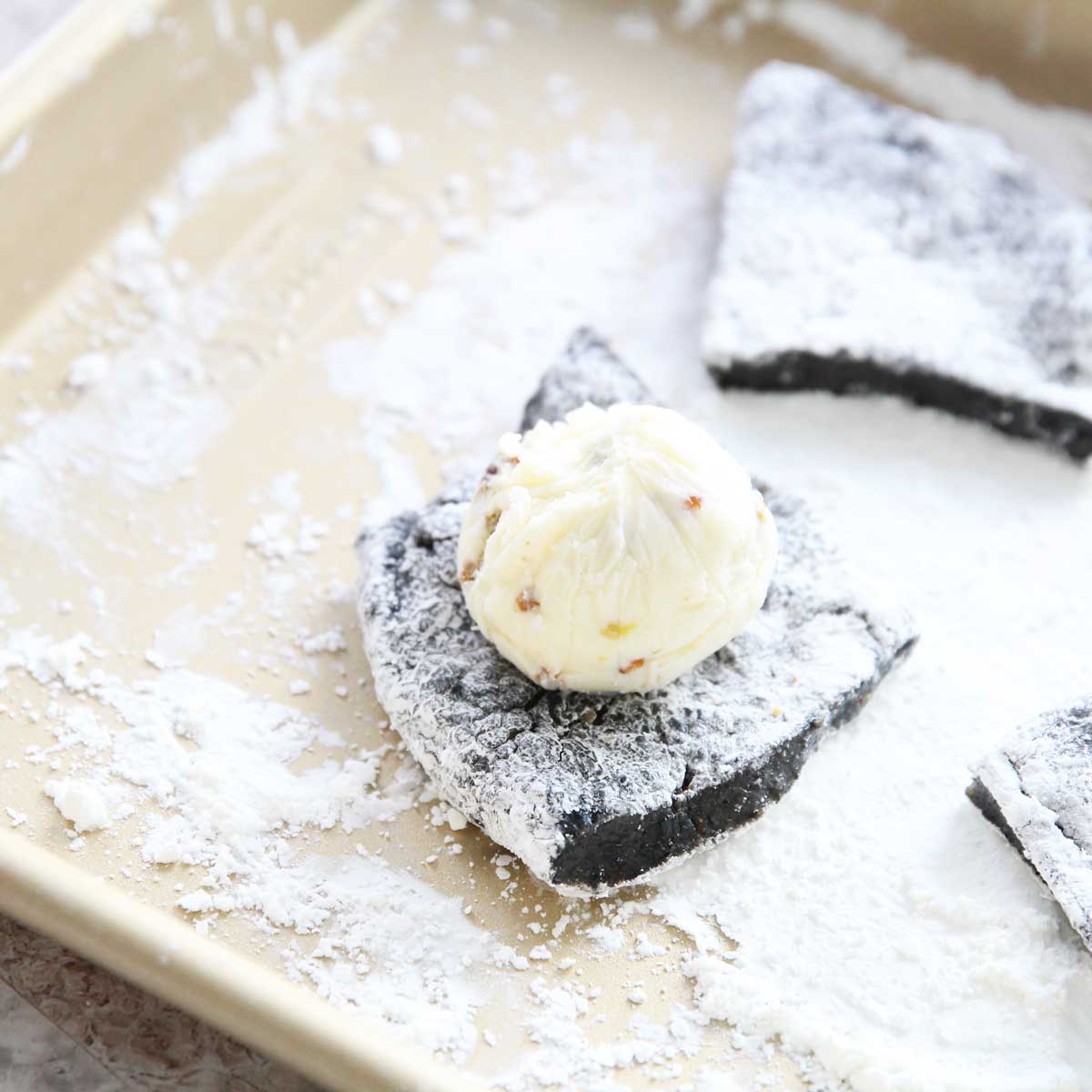 Easy Homemade Black Sesame Mochi Ice Cream Recipe - black sesame mochi