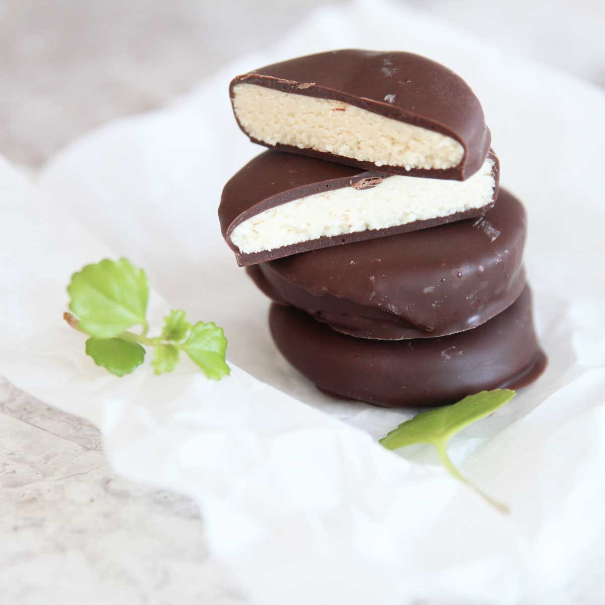 Homemade Protein Mint Thins (Easy, No-Bake Recipe) - mint thins