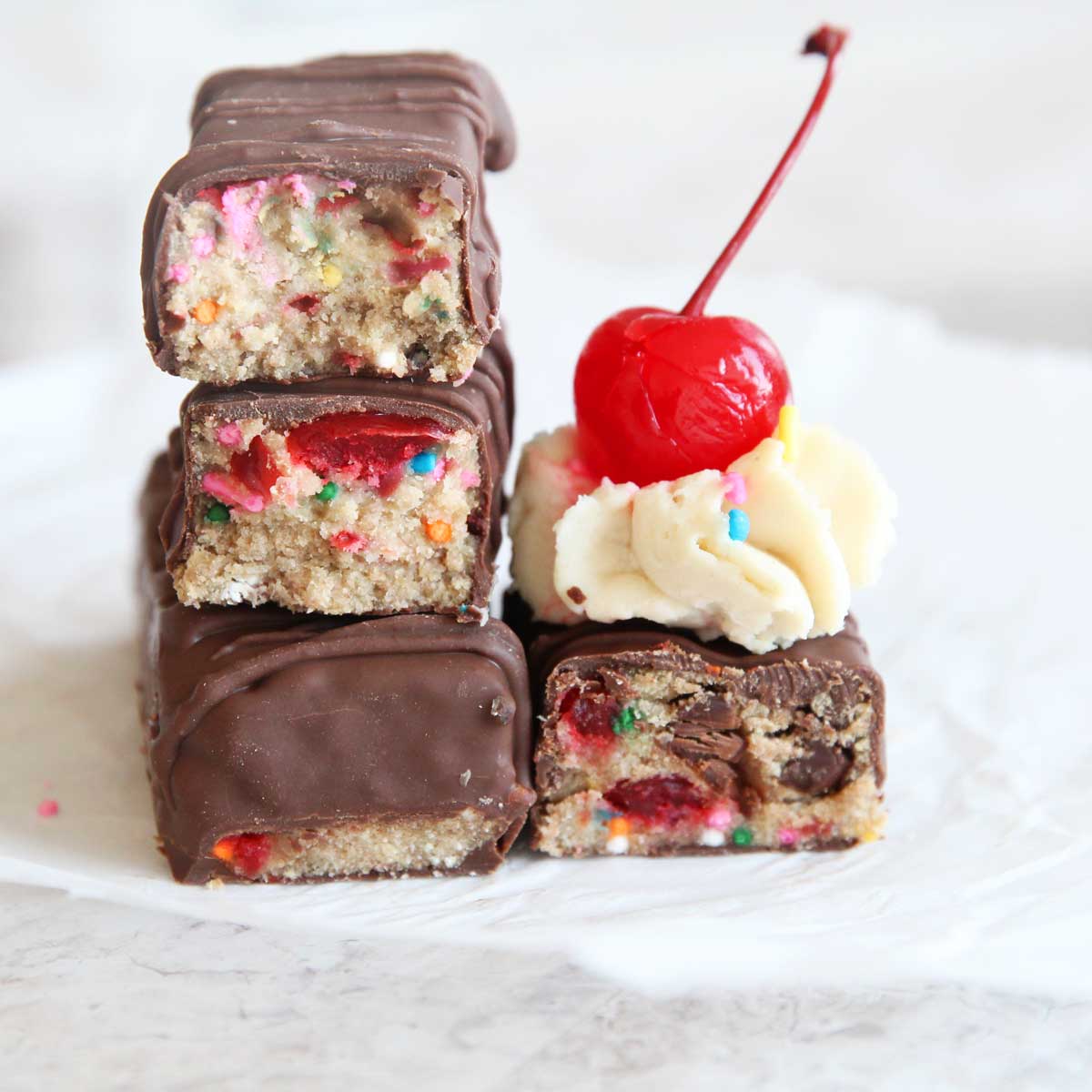 Gluten Free Red Velvet Cake Protein Bars (The Best Guilt-Free Dessert) - Red Velvet Cake Protein Bars