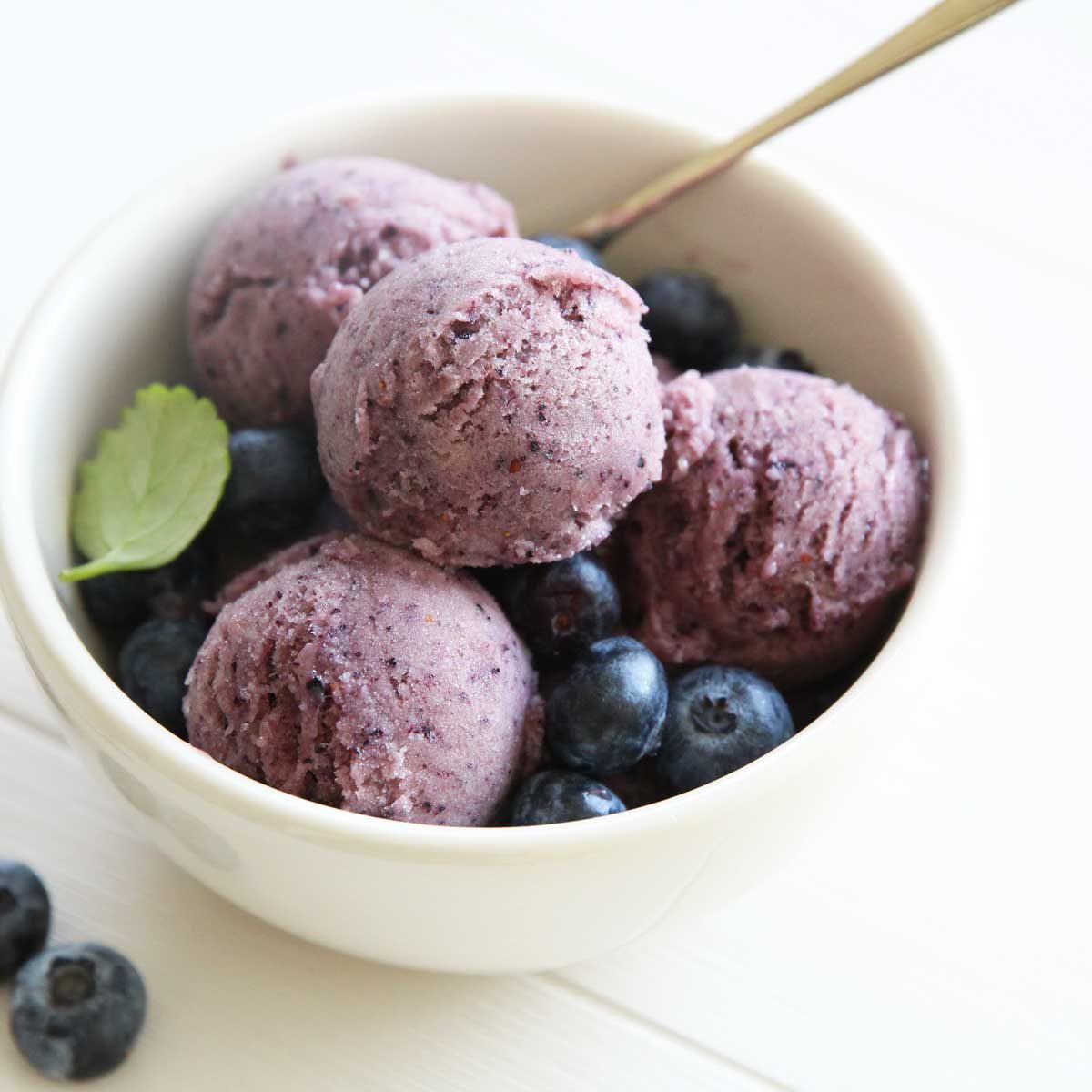 3-Ingredient Blueberry Nice Cream Recipe Made Using Bananas - blueberry nice cream