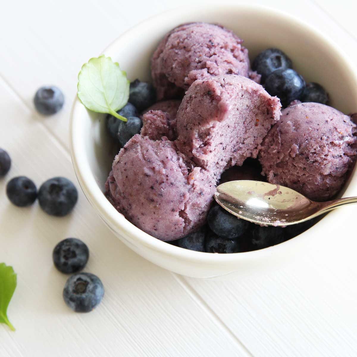 3-Ingredient Blueberry Nice Cream Recipe Made Using Bananas - blueberry nice cream