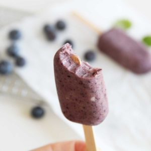 Easy Homemade Blueberry Popsicles Recipe - Blueberry Popsicles