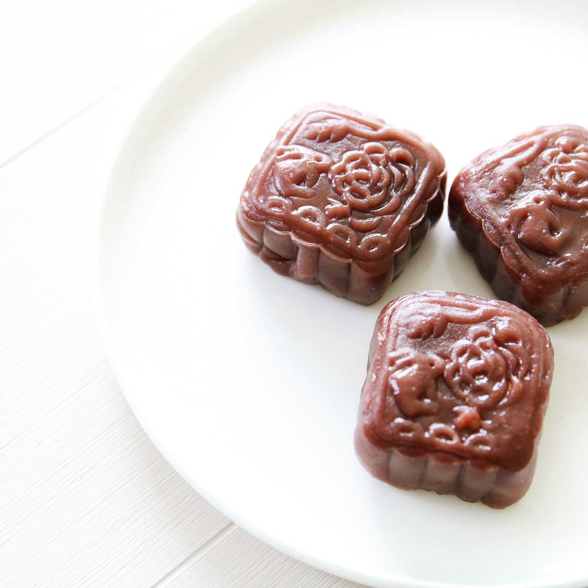 Easy Microwave Red Bean Snowskin Mooncakes (Only 3-Ingredients!) - Japanese Matcha Roll Cake