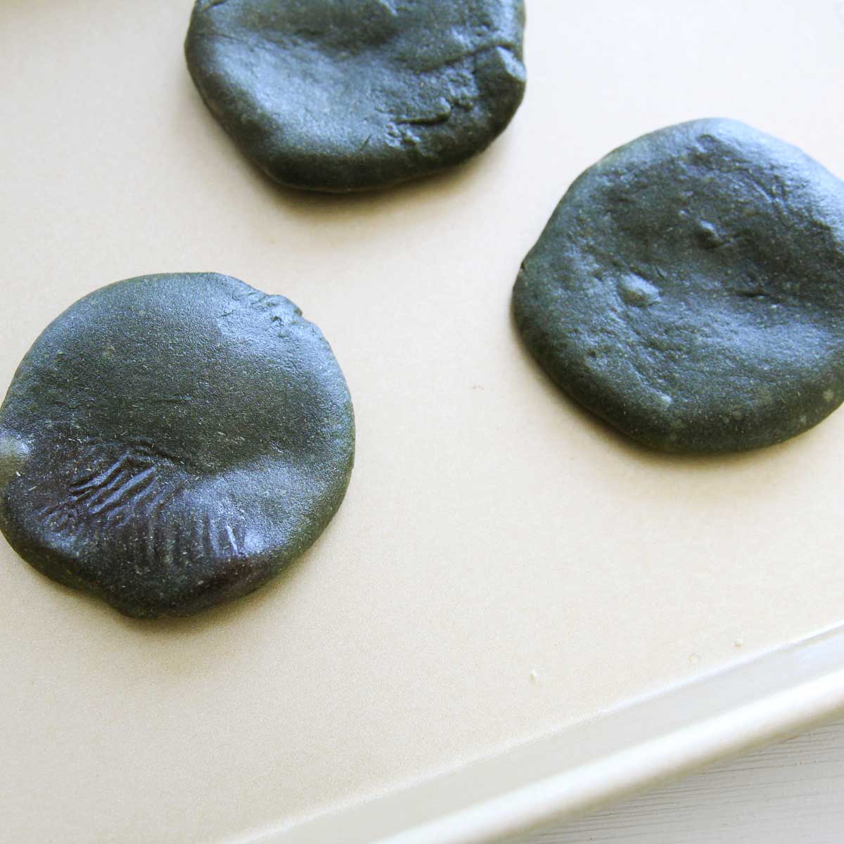 How to Make Mugwort Mochi Pancakes (Stuffed with Red Bean Paste) - mugwort mochi pancakes