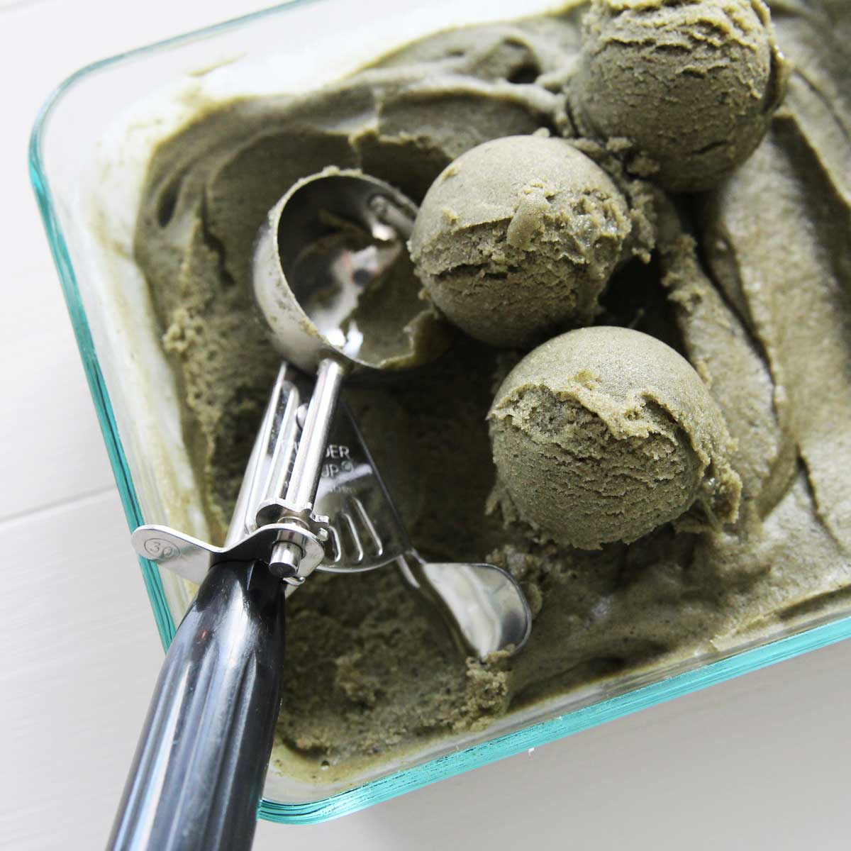 Easy 3-Ingredient Mugwort Ice Cream Recipe - Pecan Pie Bars