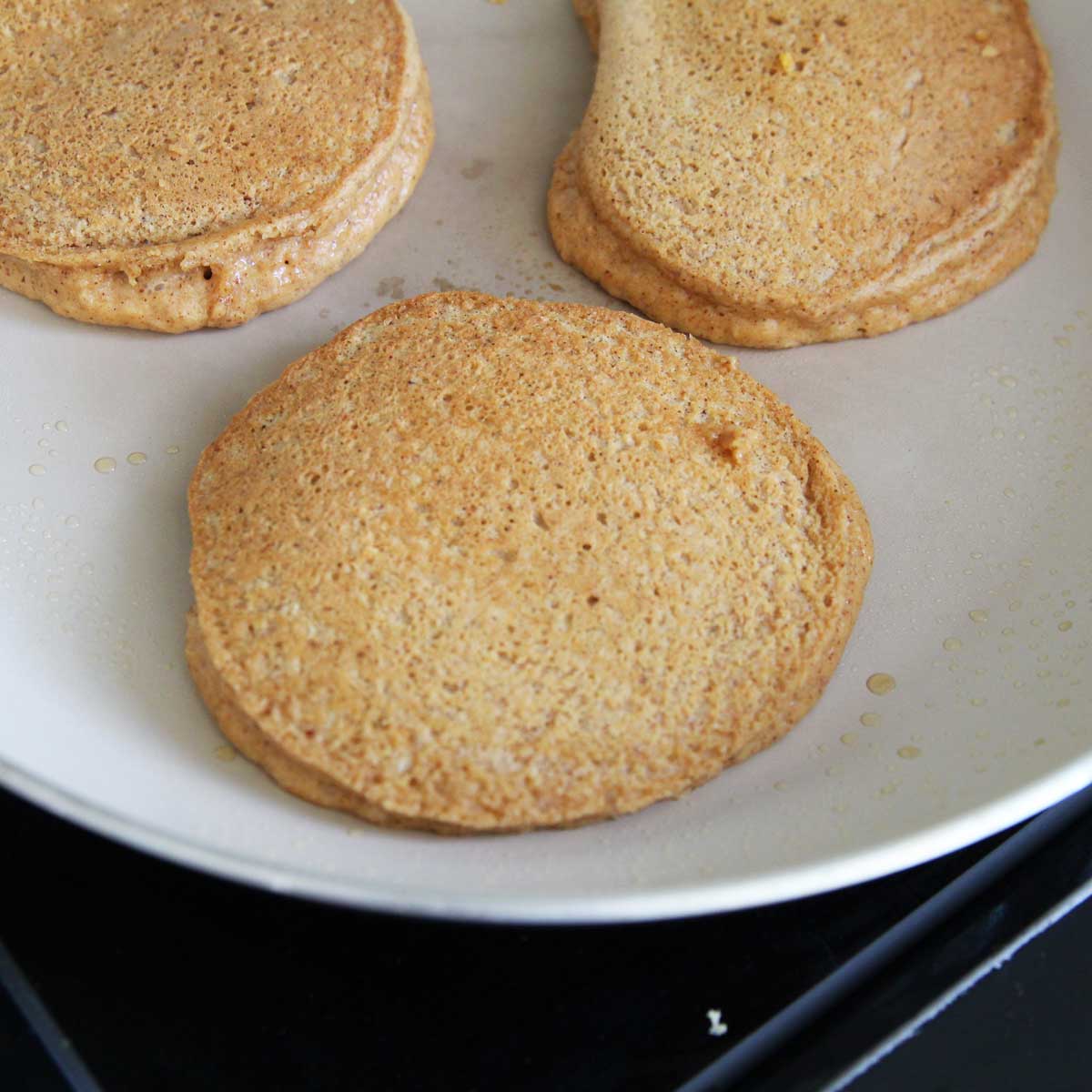 Fluffy Almond Butter Pancakes (Healthy, Gluten-Free Recipe) - Almond Butter Pancakes