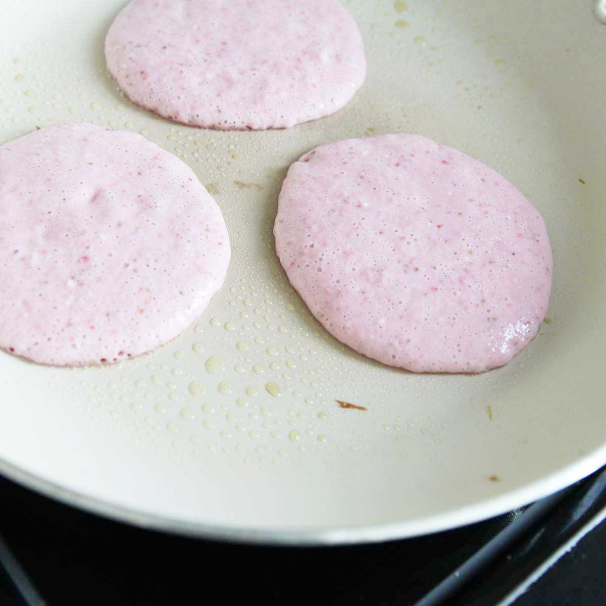 Easy Vegan Strawberry Mochi Pancakes (only 5-Ingredients!) - pancakes