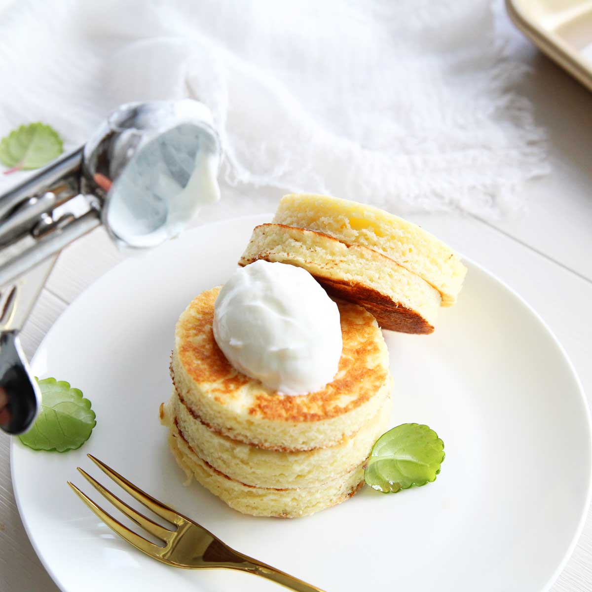 how to top Greek Yogurt on top of the Pancakes