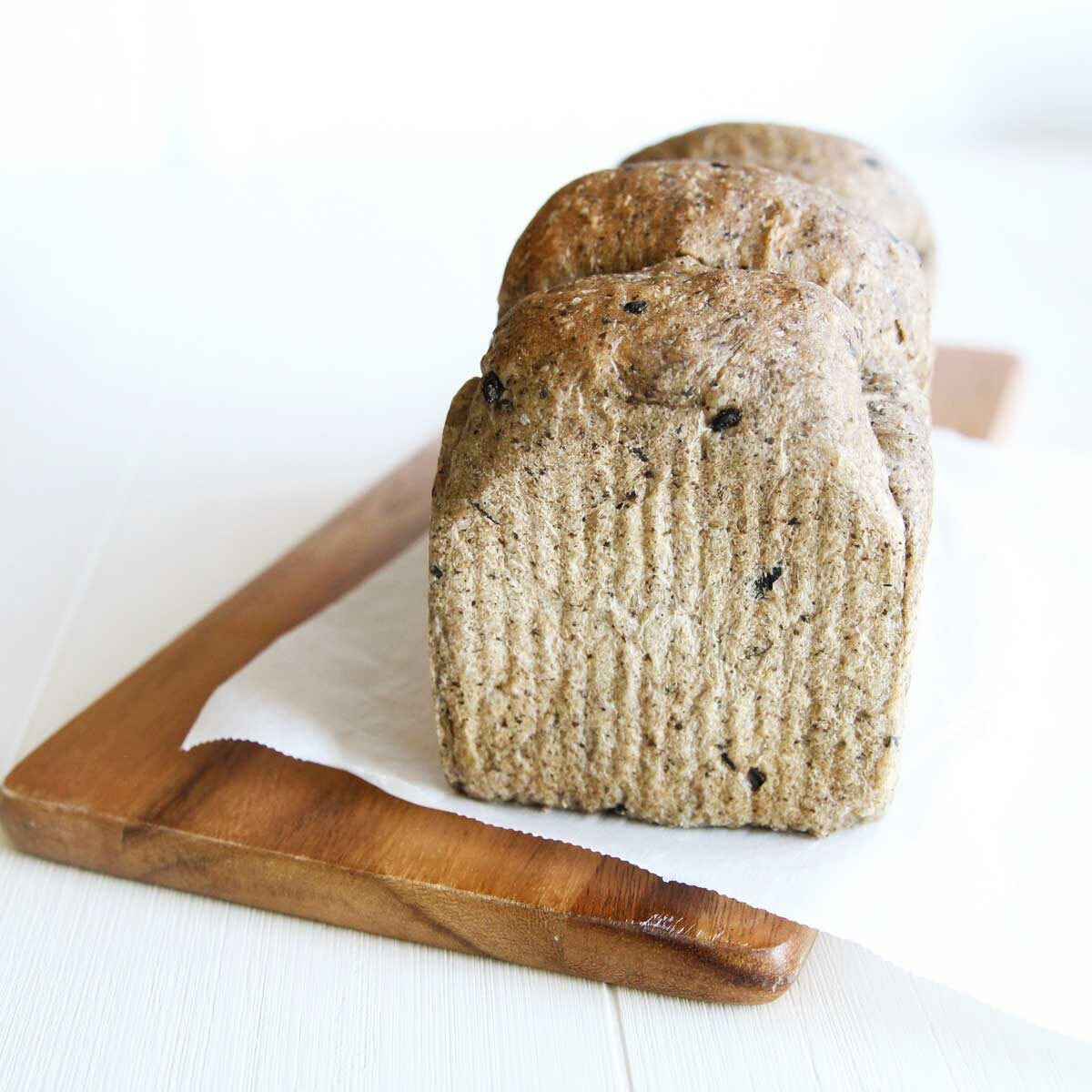 Black Olive Sandwich Bread Loaf Recipe (Easy, Healthy & Vegan) - Black Olive Sandwich