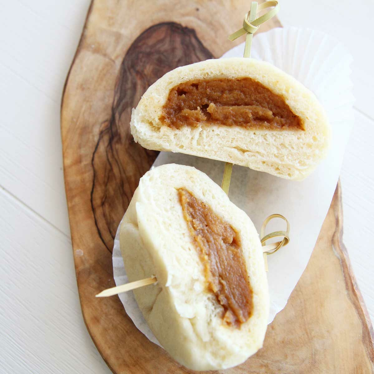 steamed buns with pumpkin spice bean paste filling