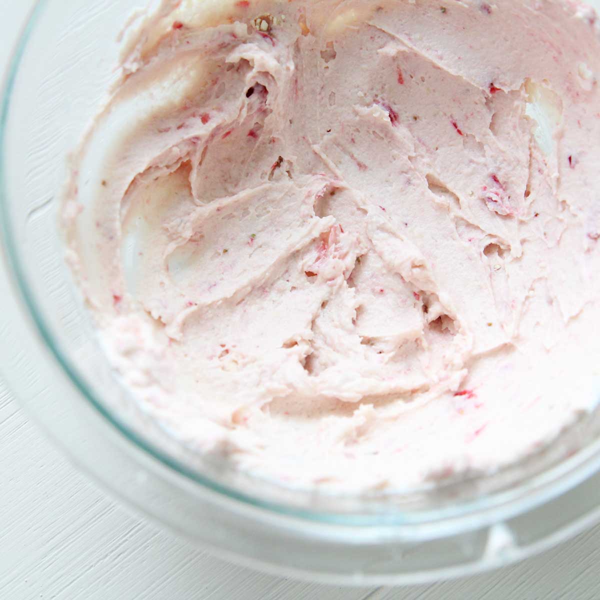 Fresh Strawberry Greek Yogurt Frosting (Healthy, Low Fat Recipe) - Strawberry Greek Yogurt Frosting
