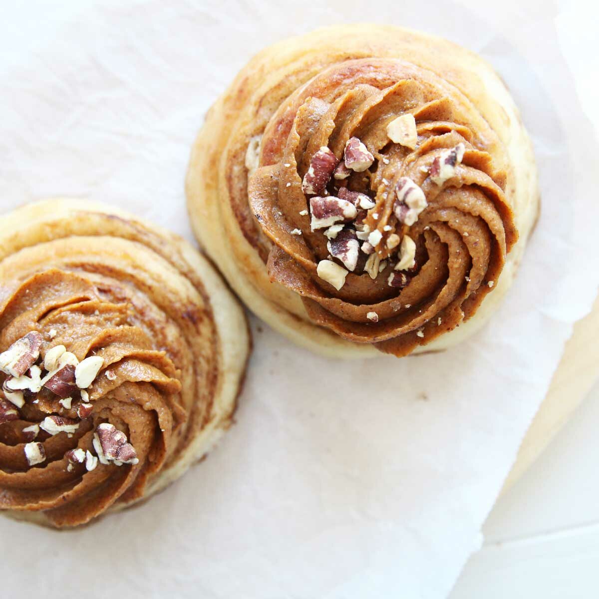 Healthy Cinnamon Roll Icing & Frosting (Over 20 Customization Ideas!) - Cinnamon Roll Icing