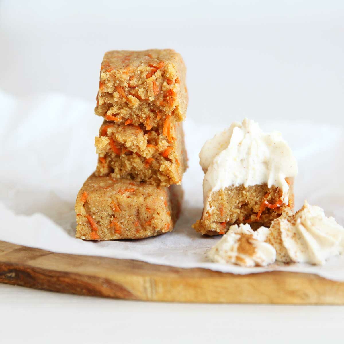 No-Bake Carrot Cake Protein Bars Recipe with Collagen Peptides - Carrot Cake Protein Bars
