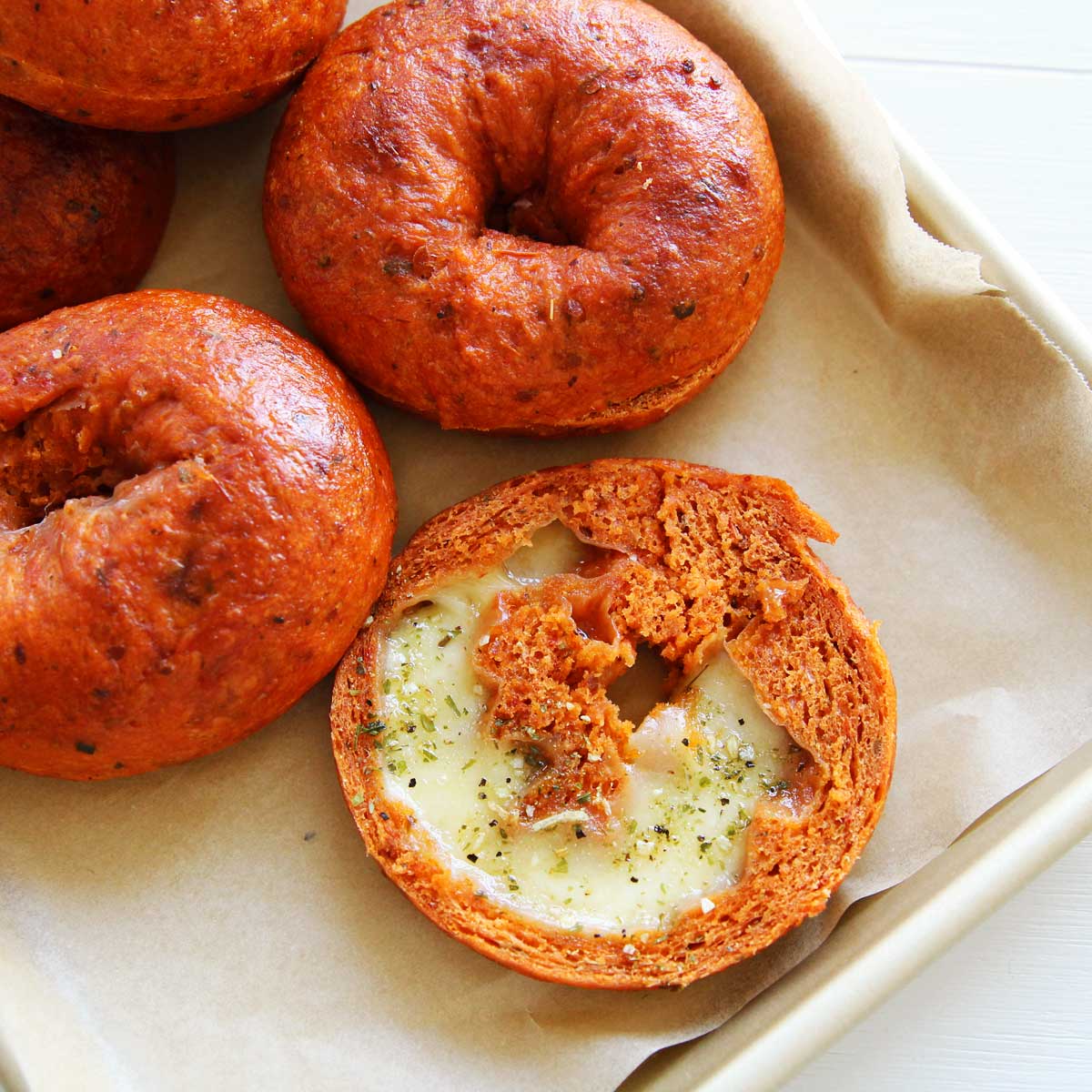 Game-changing Pizza Bagels! Overnight Tomato Bagels Stuffed With Cheese - cauliflower bagel