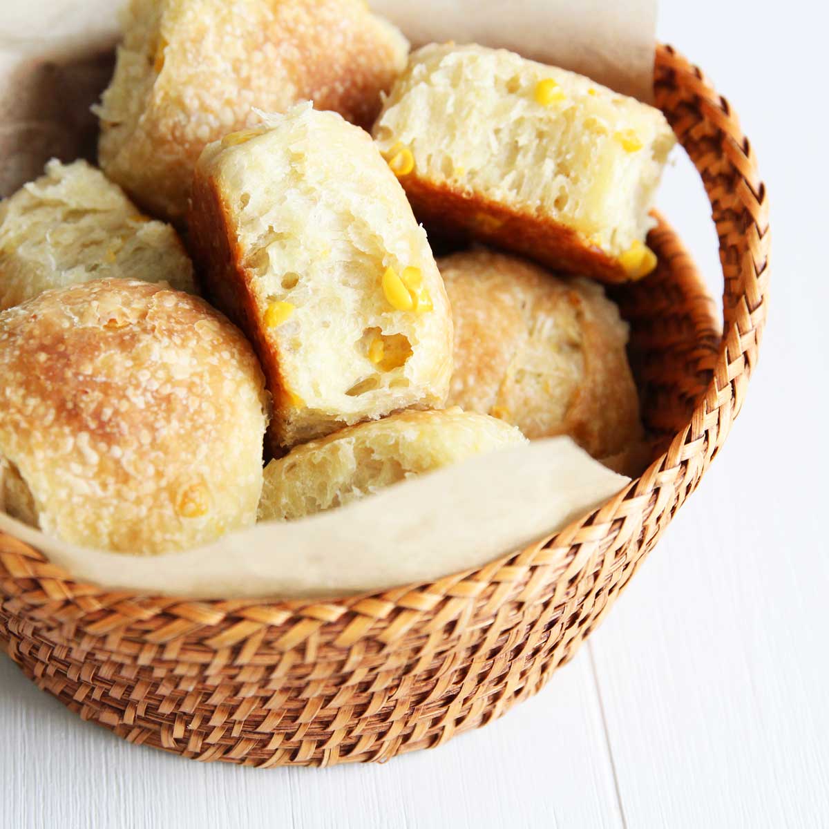 Creamed Corn Dinner Rolls: Easy 4-ingredient Recipe made with Canned Creamed Corn - Sweet Corn Flatbread