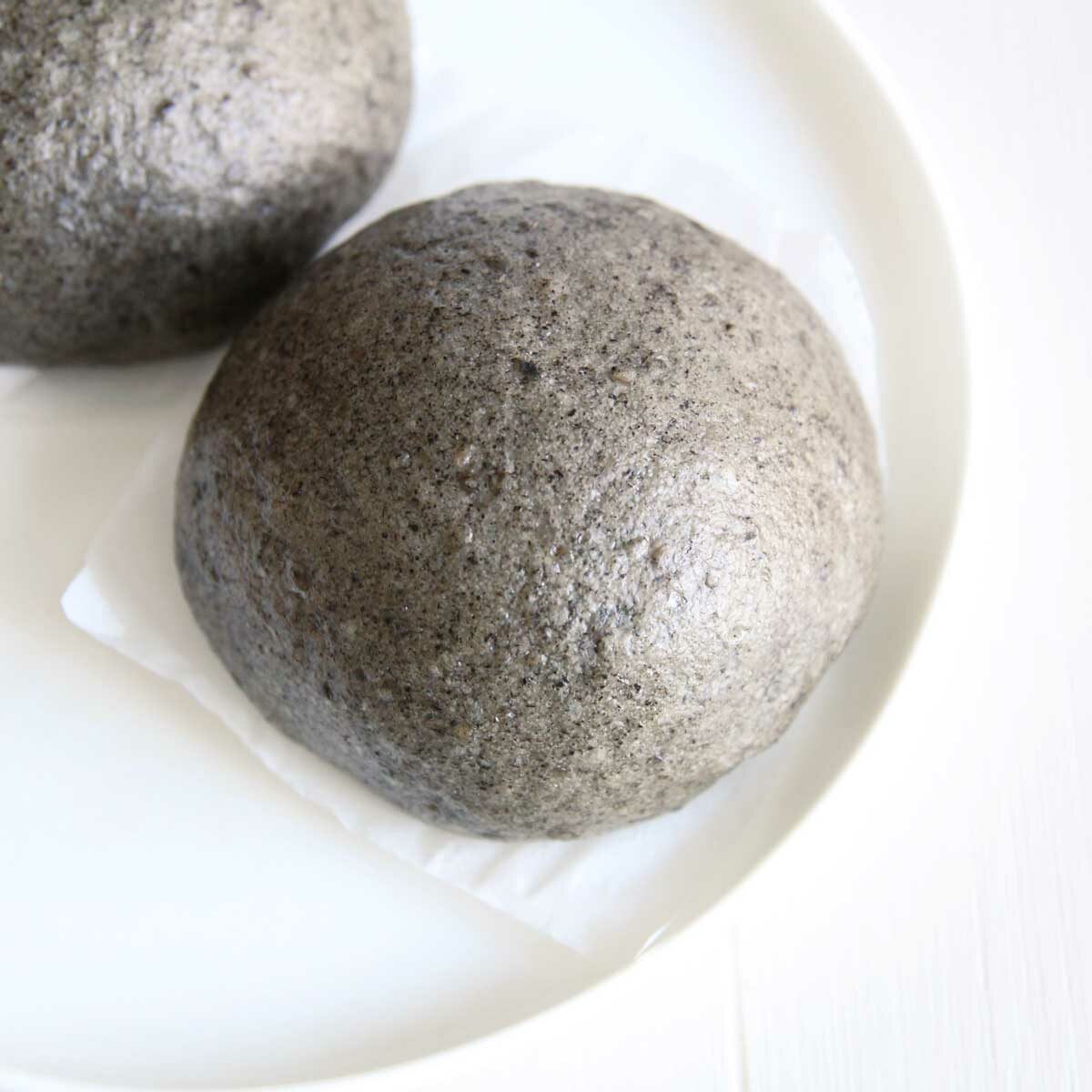Healthy Vegan Black Sesame Buns (Easy Chinese Steamed Buns Recipe) - Vegan Black Sesame Buns