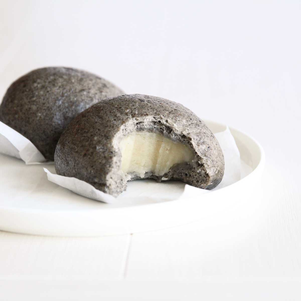 Healthy Vegan Black Sesame Buns (Easy Chinese Steamed Buns Recipe) - Japanese Matcha Roll Cake