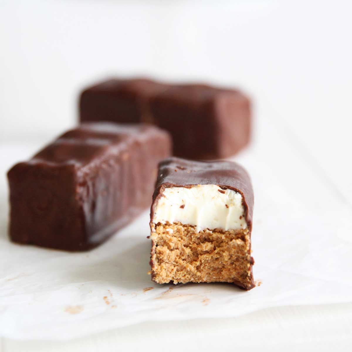 Healthy Layered Pumpkin Cheesecake Protein Bars (Low Carb, Low Sugar) - Almond Joy Protein Bars