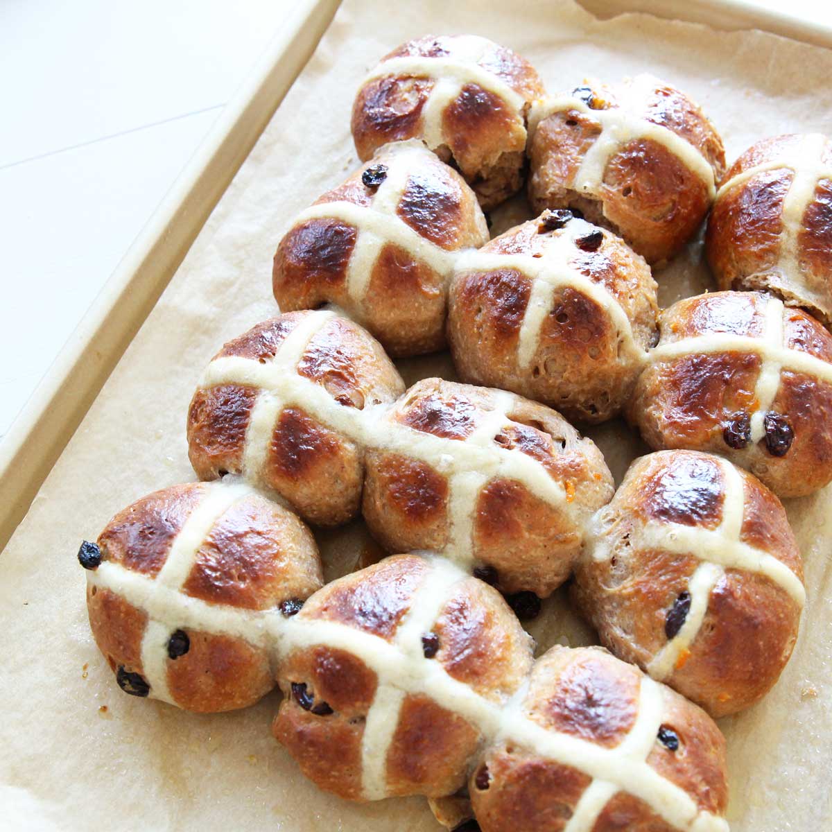 Soft & Fluffy Ricotta Cheese Hot Cross Buns - Perfect for Easter! - Sweet Corn Flatbread