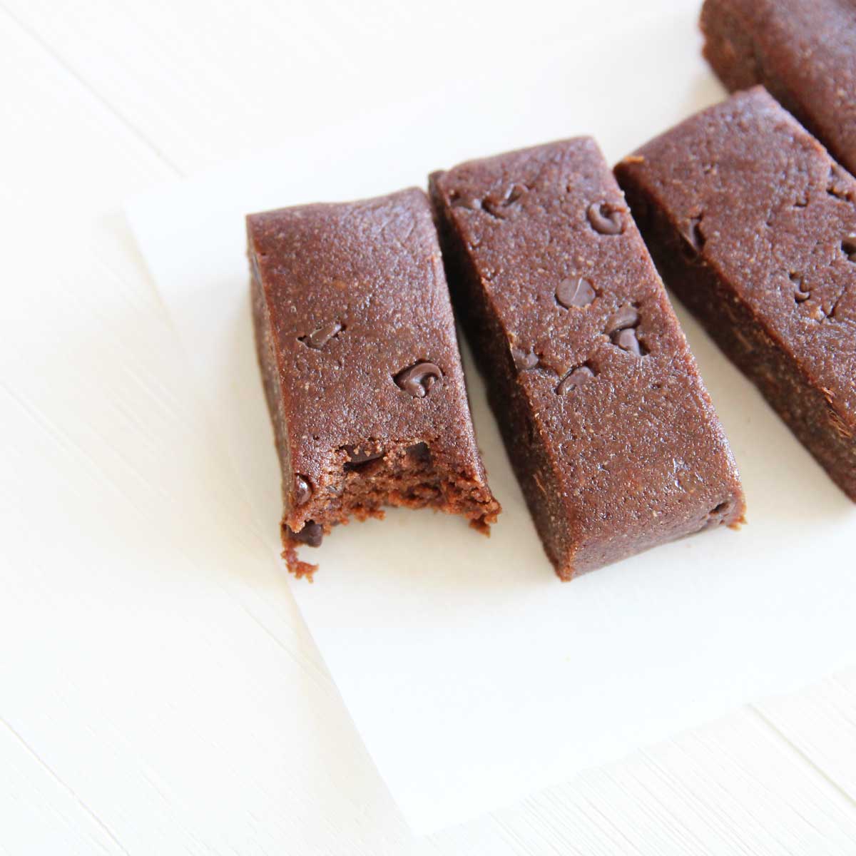 Easy Nutella Protein Bars (with Collagen Peptides Protein Powder) - Nutella Protein Bars