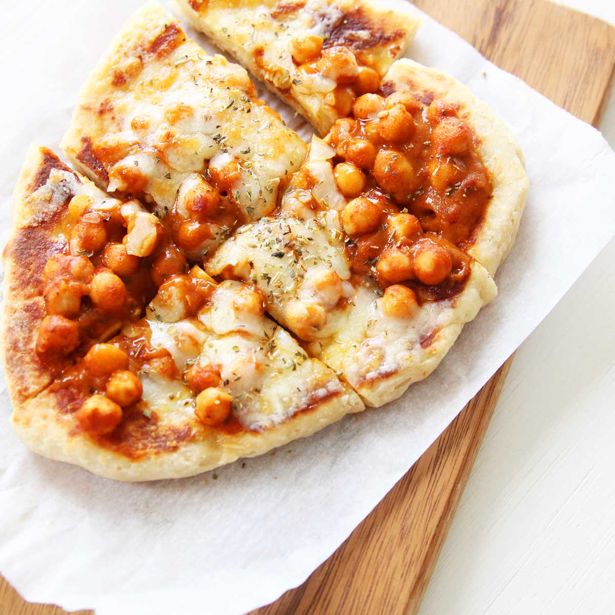 pizza naan ideas and recipes - curried chickpeas