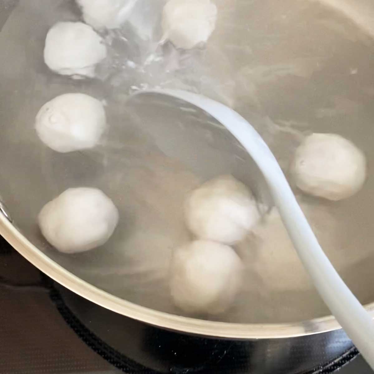 Taro Tang Yuan - Chinese Glutinous Rice Balls Recipe (Gluten Free, Vegan) - Taro Mooncakes