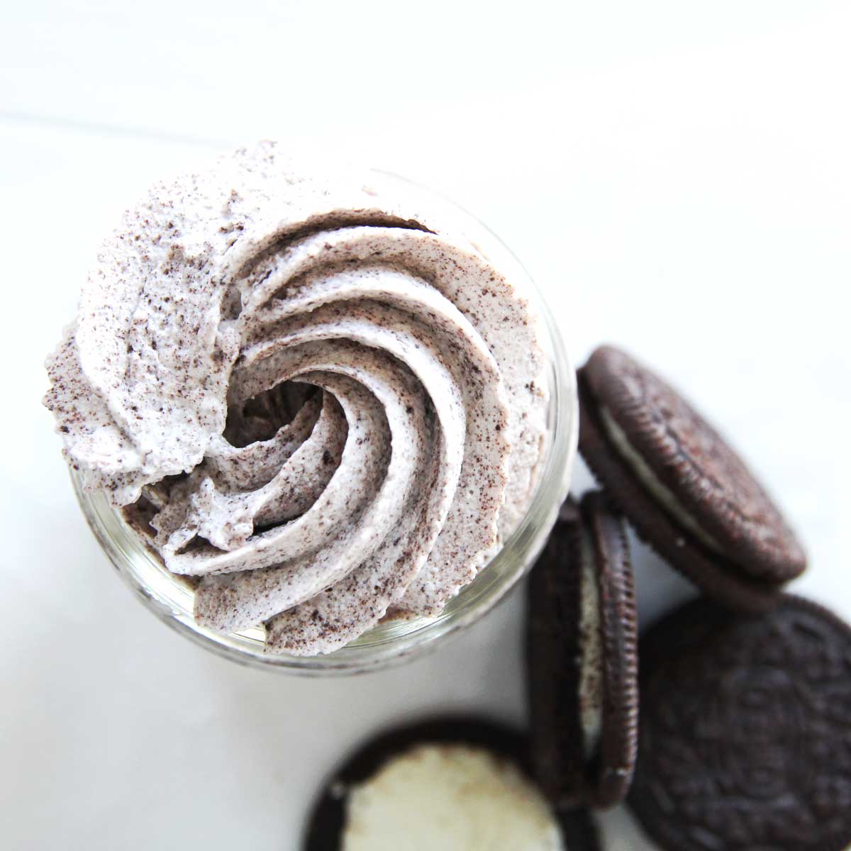 Easy Oreo Whipped Cream Recipe For Any Dessert Frosting - swiss roll